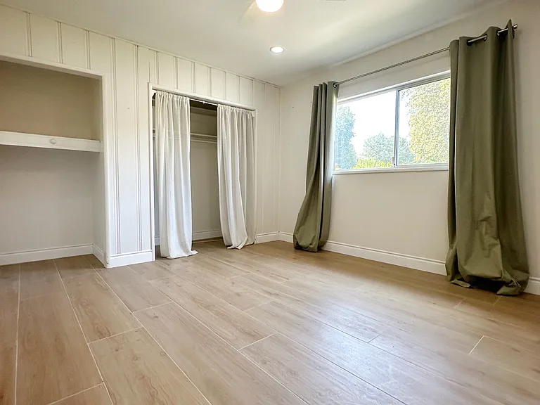 13218 McKinley Ave — Photo 8