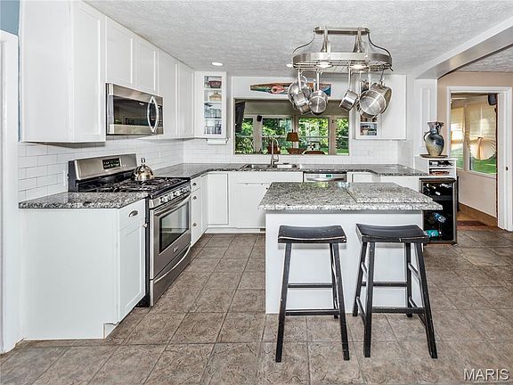 5th image of 289 W Haller Dr