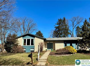 1989 Forest Ln, Allentown, PA 18103