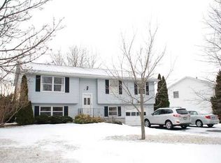 10 Musket Ln, Rochester, NY 14624