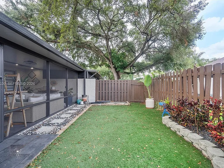 1581 NW 98th Way #1581 — Photo 41