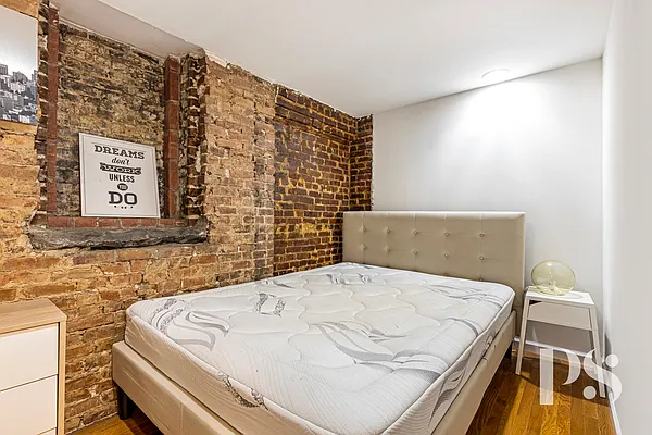 Rented by Compass | media 7