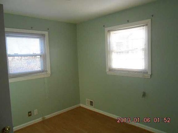 4th image of 3 Riverdale Ave