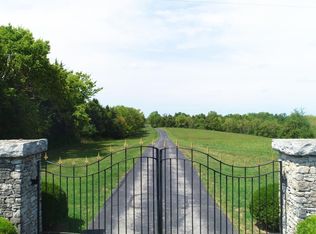 7375 McCowans Ferry Rd, Versailles, KY 40383