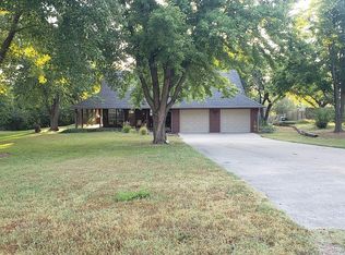 990 N Sara Rd, Tuttle, OK 73089