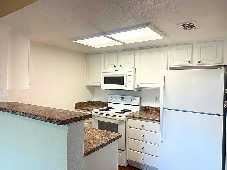 Corona Pointe Resort — Photo 188