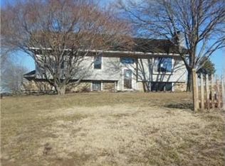 12208 Hollingsworth Rd, Kansas City, KS 66109
