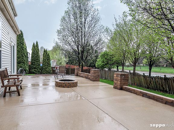 4th image of 1538 Woodland Ln