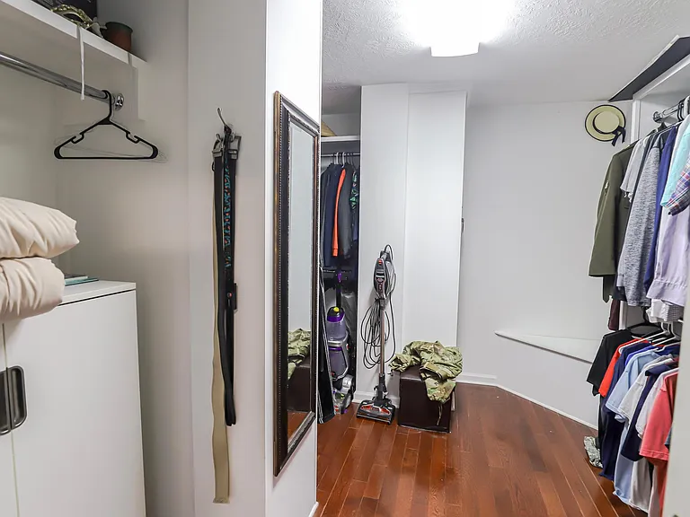 3007 Saint James Pl — Photo 20