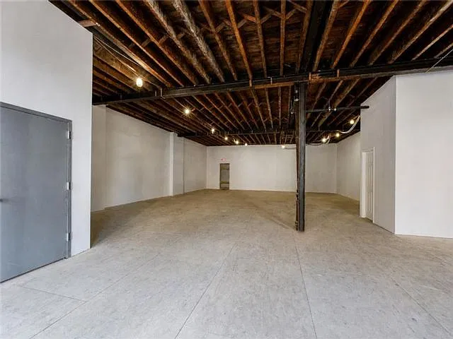 Studio, $10,500 — Photo 3