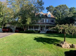 25 Highland Down, Shoreham, NY 11786