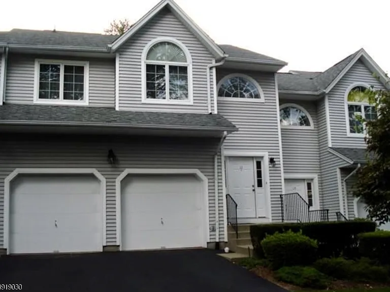 11 Schill Pl — Photo 1