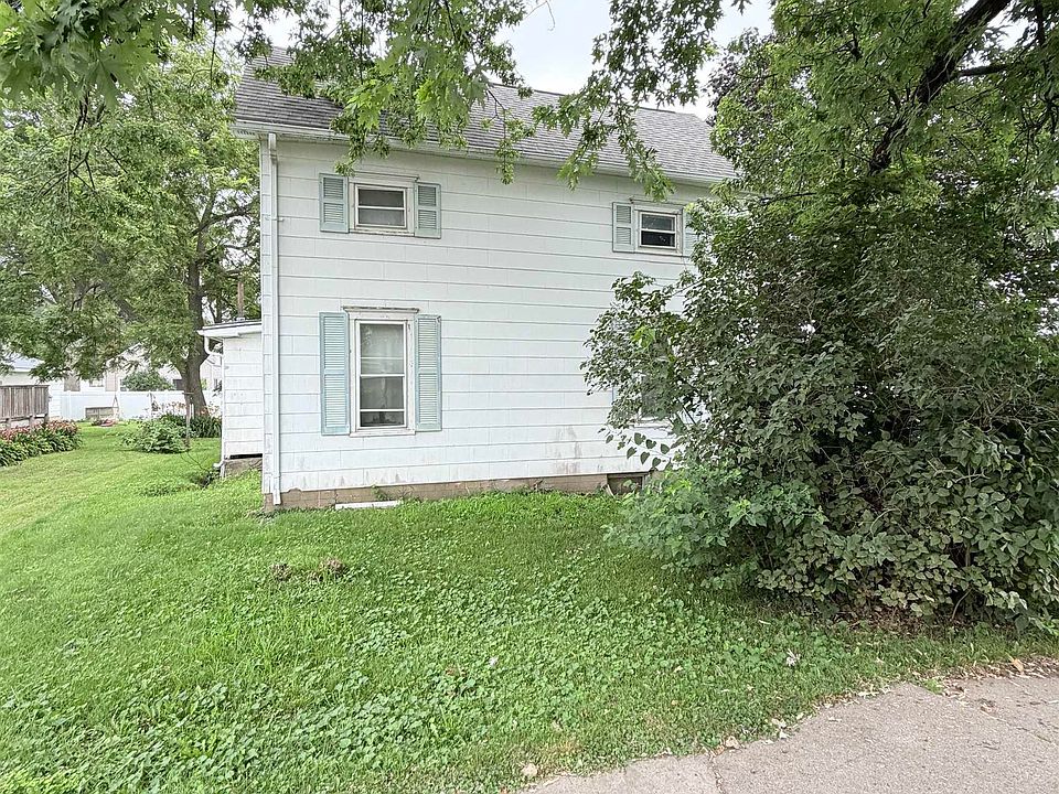 2nd image of 300 3rd St