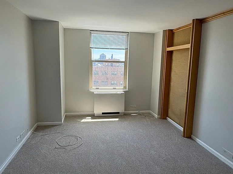 525 W Hawthorne Pl #1907 — Photo 4