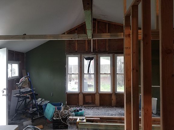 5th image of 710 Biscayne Dr