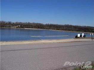 1013 S Lakeview Dr, De Soto, MO 63020