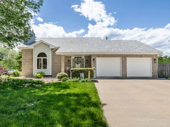 2285 Clydesdale Ct, Dubuque, IA 52001