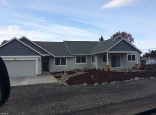 639 N Adams, Lafayette, OR 97127