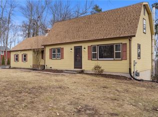 22 Bear Ridge Dr, Bloomfield, CT 06002