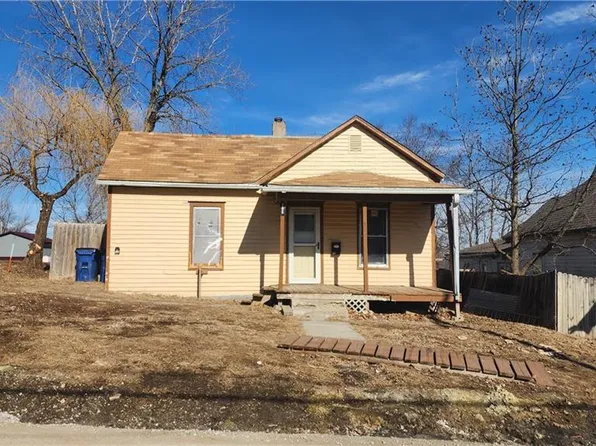 205 W Corrine St, Gallatin, MO 64640