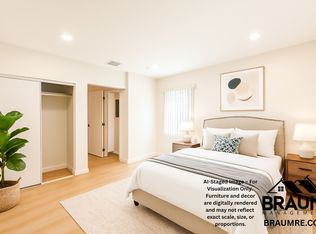 15634 Leadwell St #15, Van Nuys, CA 91406