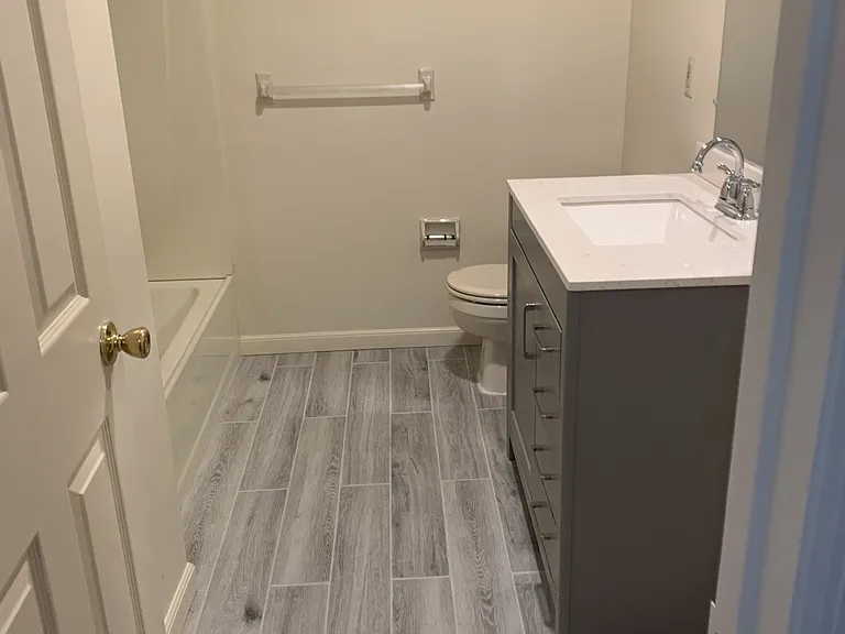 Victoria Village Apartments — Photo 11