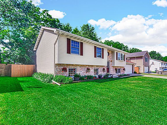 3rd image of 5843 Gardenia Ave