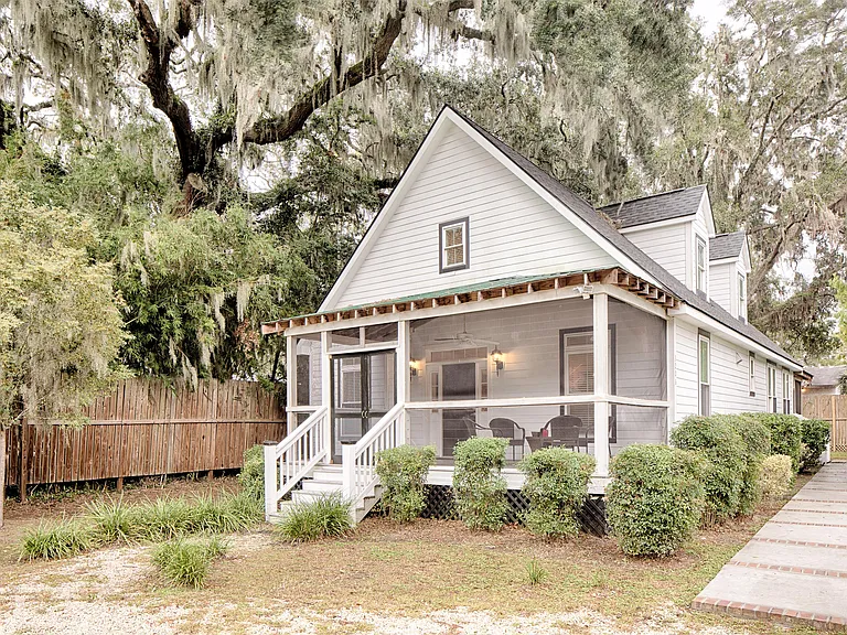 3206 Robertson Ave — Photo 3