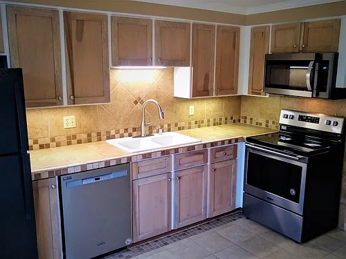 601 Sutton Ln Photo 1