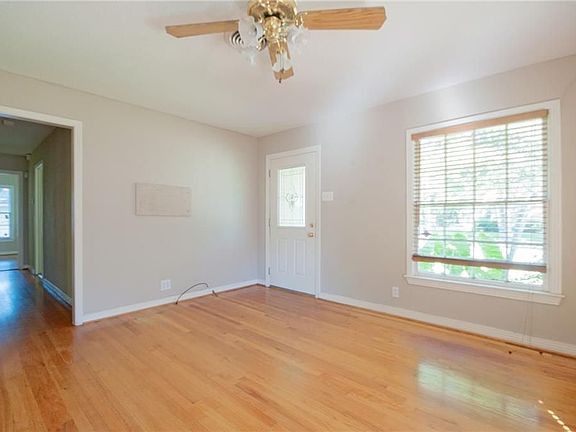 5th image of 10112 Northlake Dr