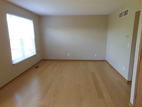 3rd image of 397 Antietam Blvd