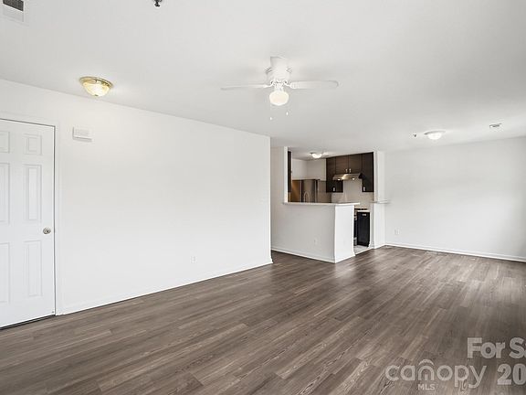 5th image of 3937 Mohawk Ct