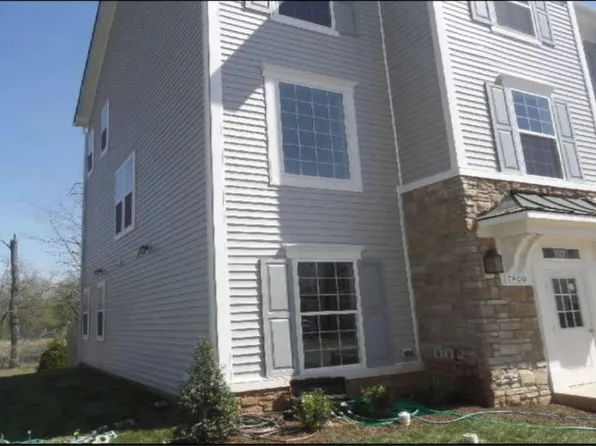 7400 Riding Meadow Way #33, Manassas, VA 20111
