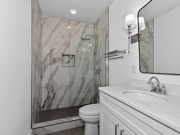 3rd image of 607 Main St #6