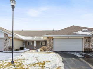 66 Crown Pte Curv, Hudson, WI 54016