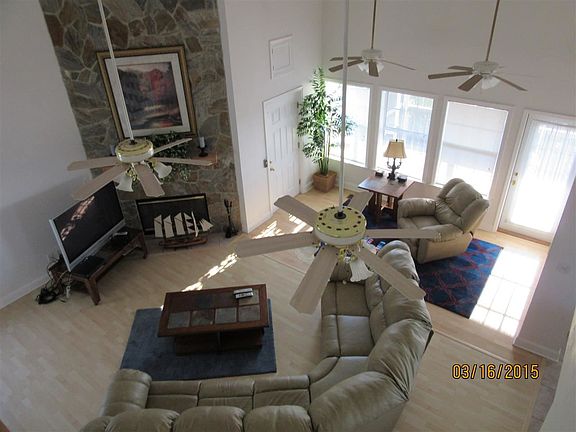 3rd image of 81 Oyster Bay Dr