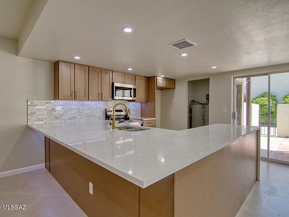2nd image of 3033 N Placita Chorro