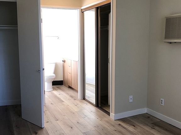 3rd image of 4770 York Blvd #101