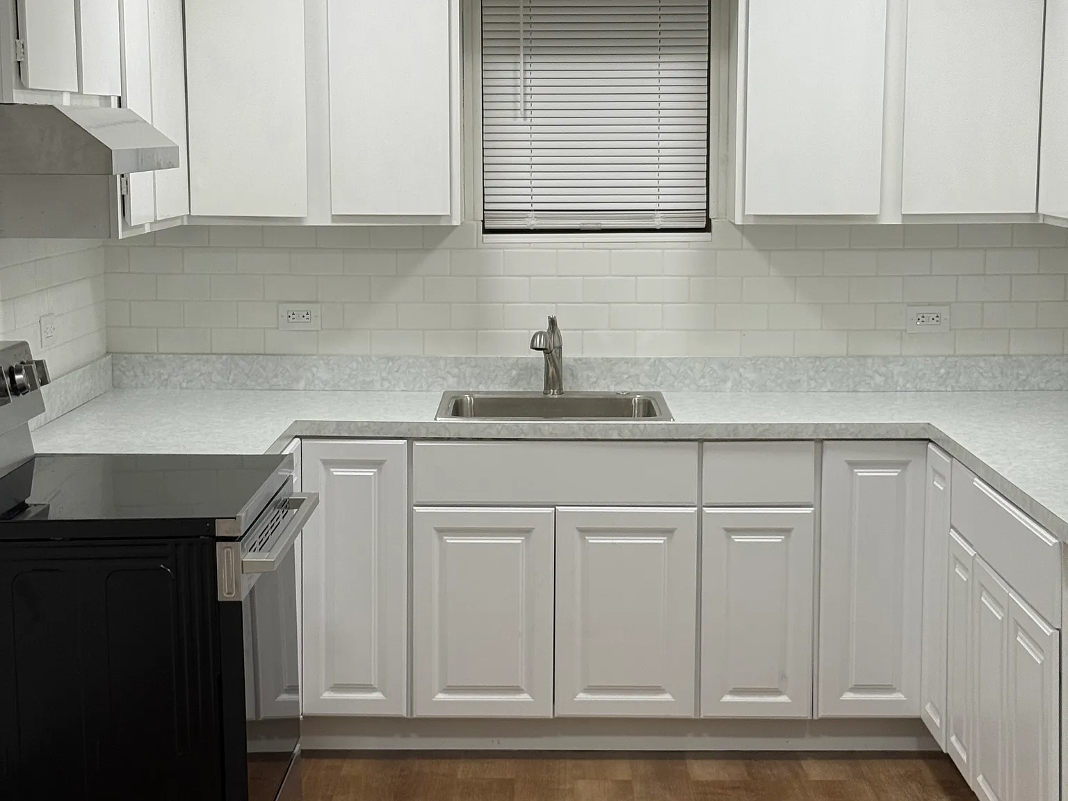5 bed, 2012 sqft, $1,900 — Photo 2