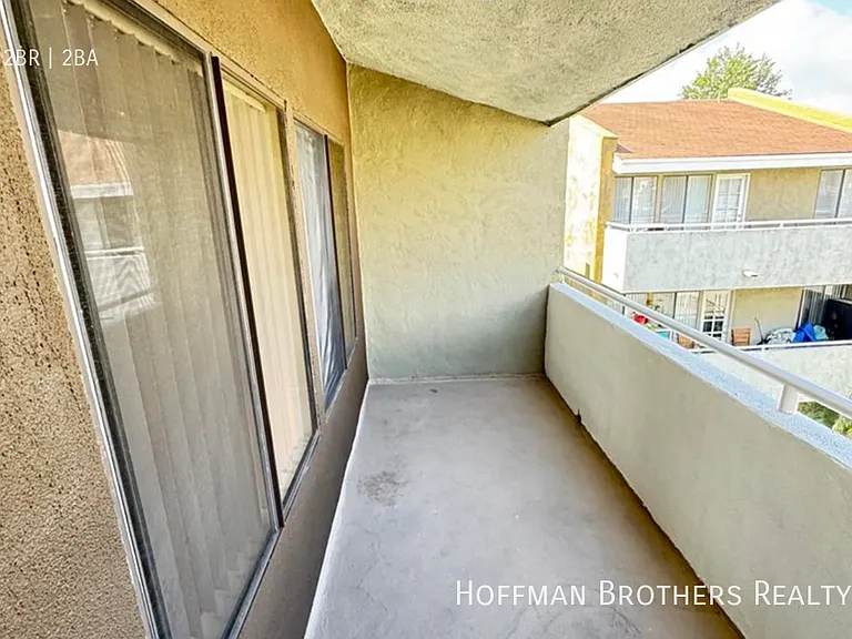 18144 Burbank Blvd #203 — Photo 4