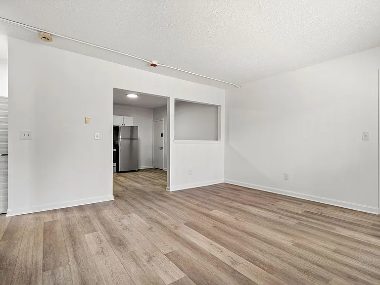 14 Pierce St #8 — Photo 4