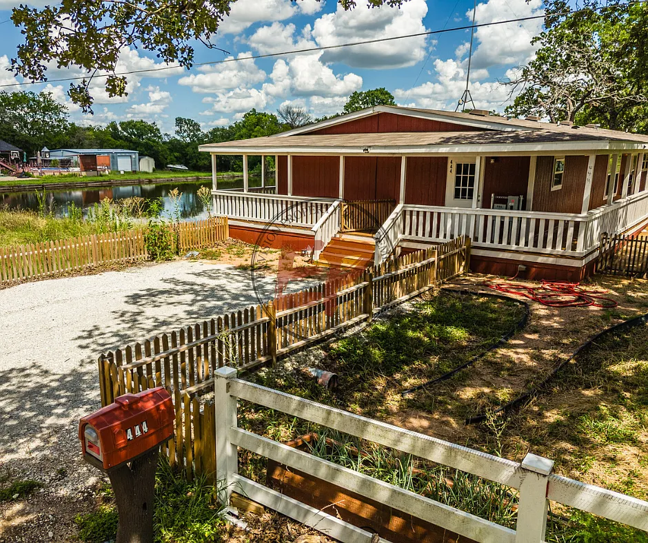 444 Happy Swaner Lane - 1 — Photo 4