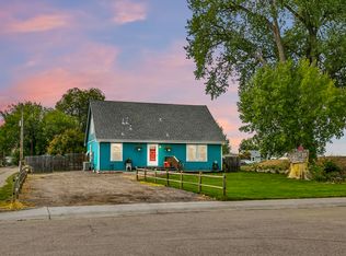 104 Chimney Park Dr, Windsor, CO 80550