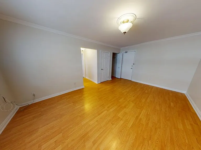 135 Maclaren St — Photo 18