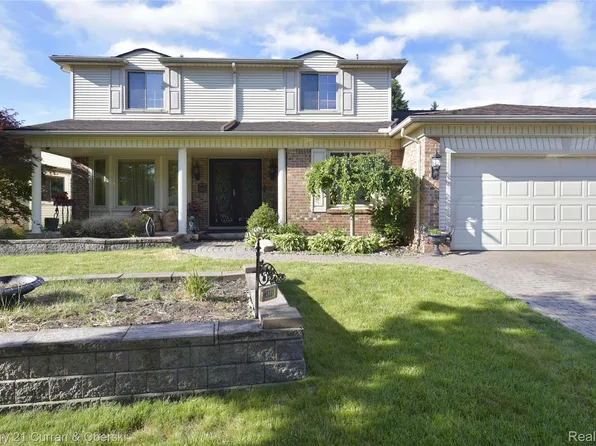 45331 Rector Dr, Canton, MI 48188