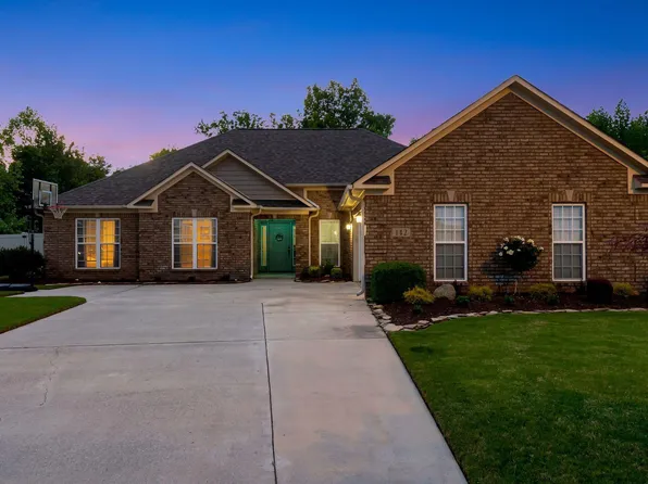 142 Appleberry Ln, Harvest, AL 35749