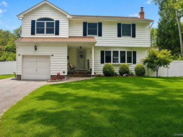 9 Gaston Street, Melville, NY 11747
