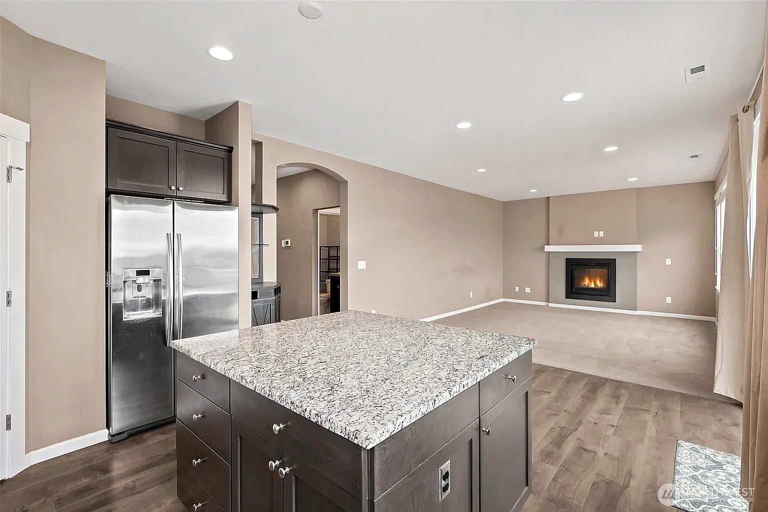 5 bed, 2952 sqft, $3,400 — Photo 3
