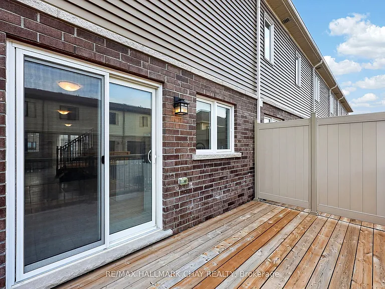 21 Pumpkin Corner Cres — Photo 8