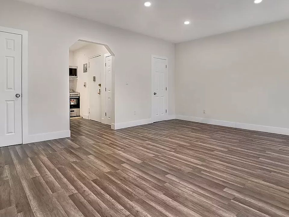 2nd image of 139 Montague St #4C